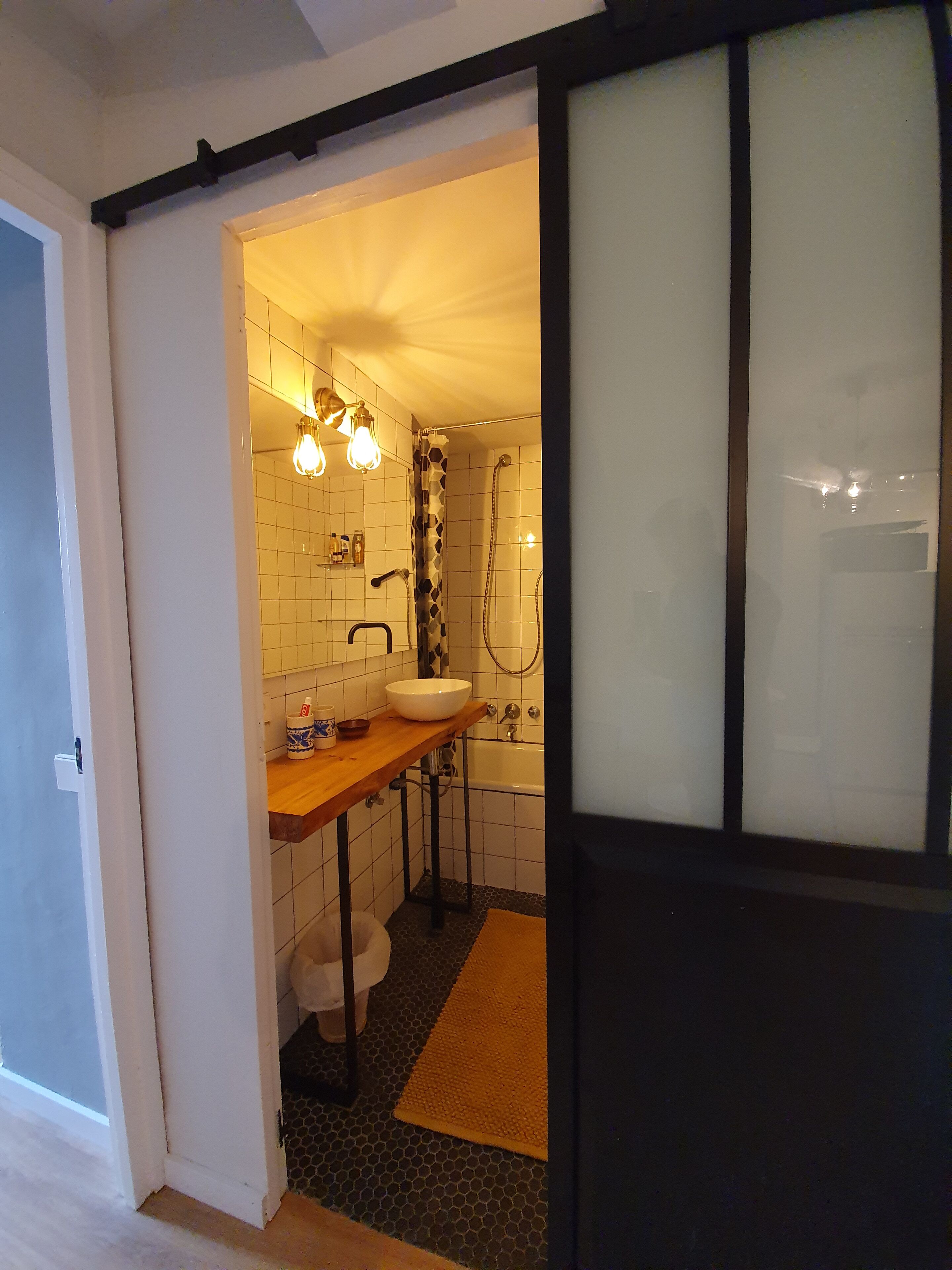 Flat in the San Juan reservoir a few steps from the lake