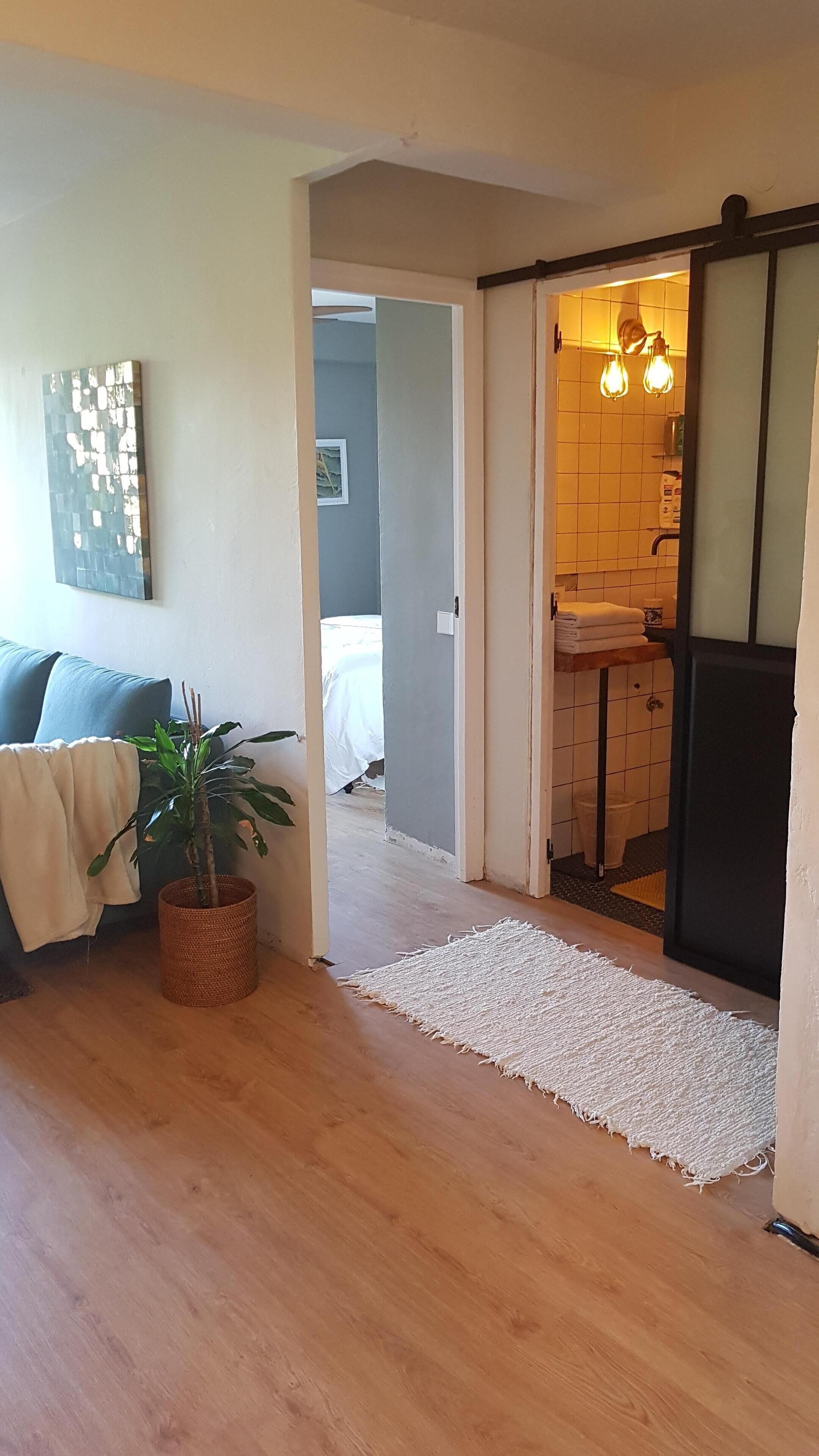 Flat in the San Juan reservoir a few steps from the lake