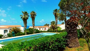 Outdoor pool - Florida Beach Residence (Bonifati)
