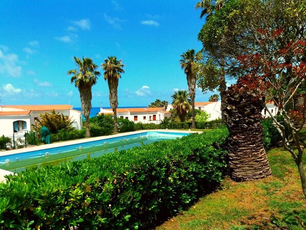 Seasonal outdoor pool - Florida Beach Residence (Bonifati)