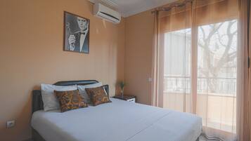 Apartemen Comfort, pemandangan bukit | 1 kamar tidur, seprai premium, kedap suara, dan setrika/meja setrika