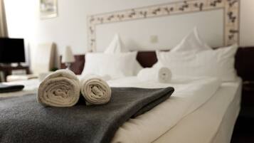 Desk, blackout curtains, free WiFi, bed sheets