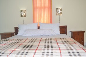 Standard Double Room | Desk, free WiFi, bed sheets - Repag Wayan Canggu Hostel (Canggu)