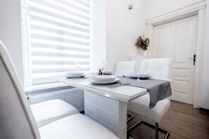 Dining - Kenti Residence (Ljubljana)