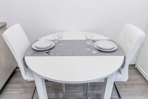 Dining - Kenti Residence (Ljubljana)