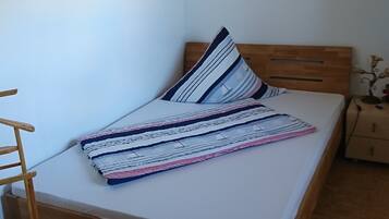 2 Schlafzimmer, Bügeleisen/Bügelbrett, kostenloses WLAN, Bettwäsche