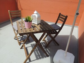 تناول الطعام بالخارج