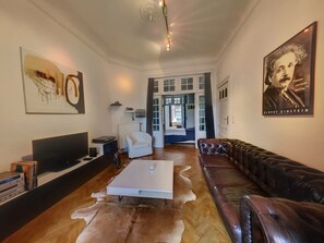Apartment, Multiple Beds | Living area | Flat-screen TV - Apartment in the heart of Brussels (Brussels)