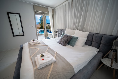 YalaRent Oasis Garden with private pool