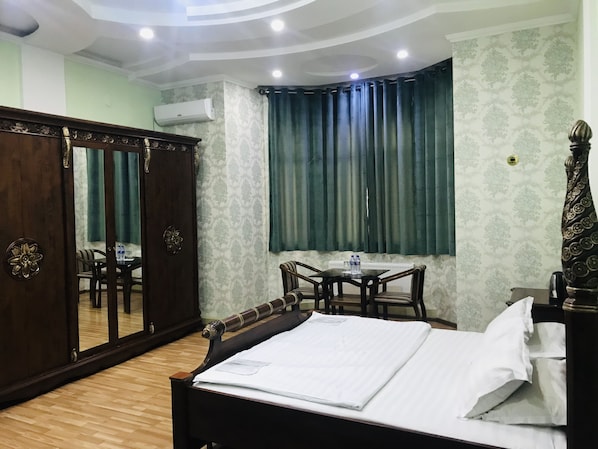 In-room safe, desk, soundproofing, iron/ironing board