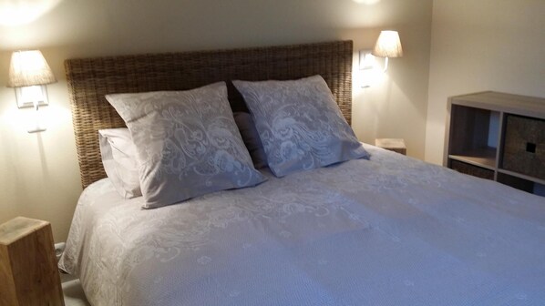 1 chambre, fer et planche à repasser, Wi-Fi, draps fournis