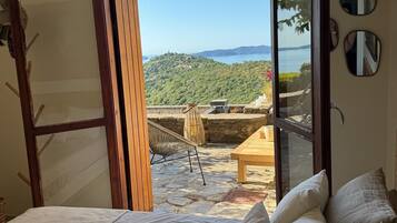 3 chambres, fer et planche Ă repasser, draps fournis