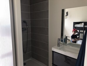 Hair dryer, towels