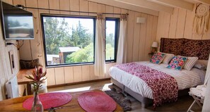 Design Apartment, 1 Double Bed, Non Smoking, Ocean View | Iron/ironing board (on request), bed sheets - Punta ballena lodge (Pichilemu)