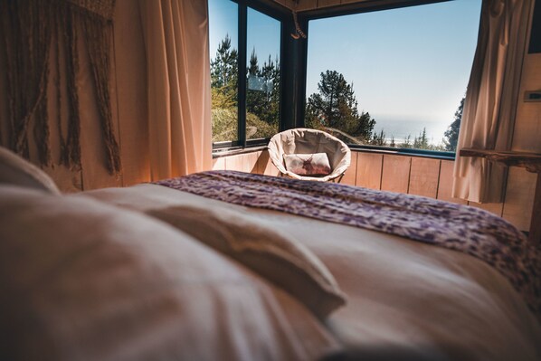 Design Apartment, 1 Double Bed, Non Smoking, Ocean View | Iron/ironing board (on request), bed sheets - Punta ballena lodge (Pichilemu)