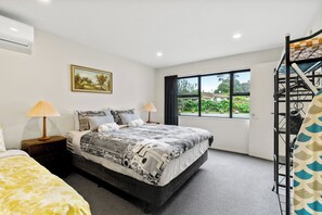 4 chambres, fer et planche à repasser, Wi-Fi gratuit, draps fournis