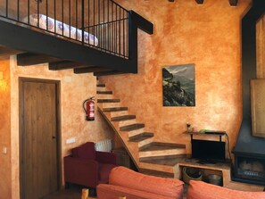 Televisión, chimenea