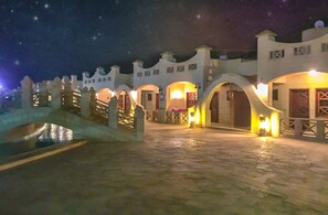 Chambre Club | Minibar, coffres-forts dans les chambres, bureau