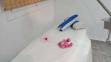 Couples treatment room(s), body treatments, hot stone massages