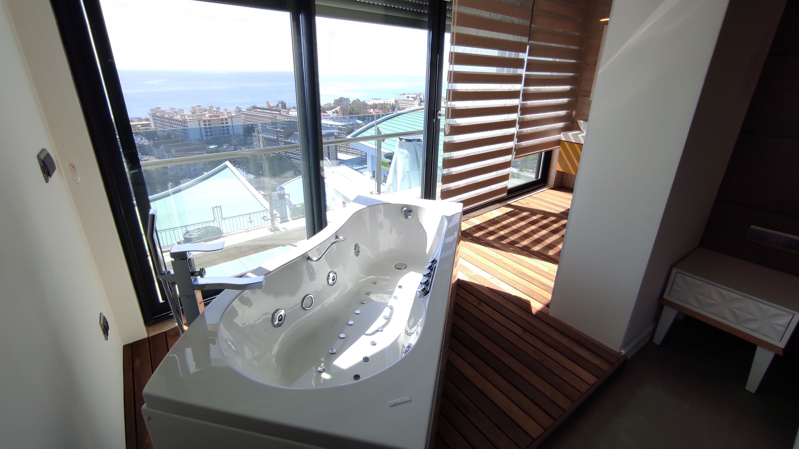 exclusive apartment, 2 bedrooms, non smoking, sea view | view from room