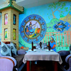 Breakfast, lunch, dinner served; local and international cuisine