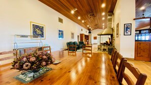 Interior - Experience world-class service at Doyles on the Bay (Kingscote)