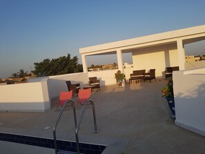 Property grounds - La villa LEDOLMEN à Mbour, un havre de paix pour vivre des instants inoubliables (M'bour)