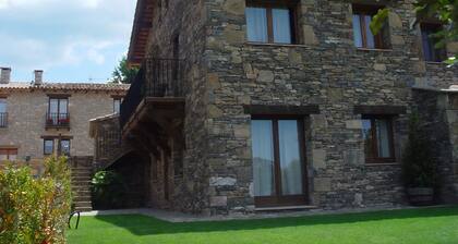 Maalaistalo L'Alzina 4 hengelle