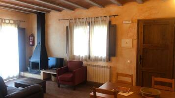 Télévision, cheminée