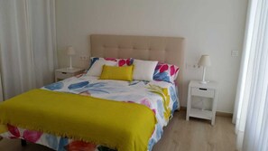 2 bedrooms, iron/ironing board, WiFi, bed sheets