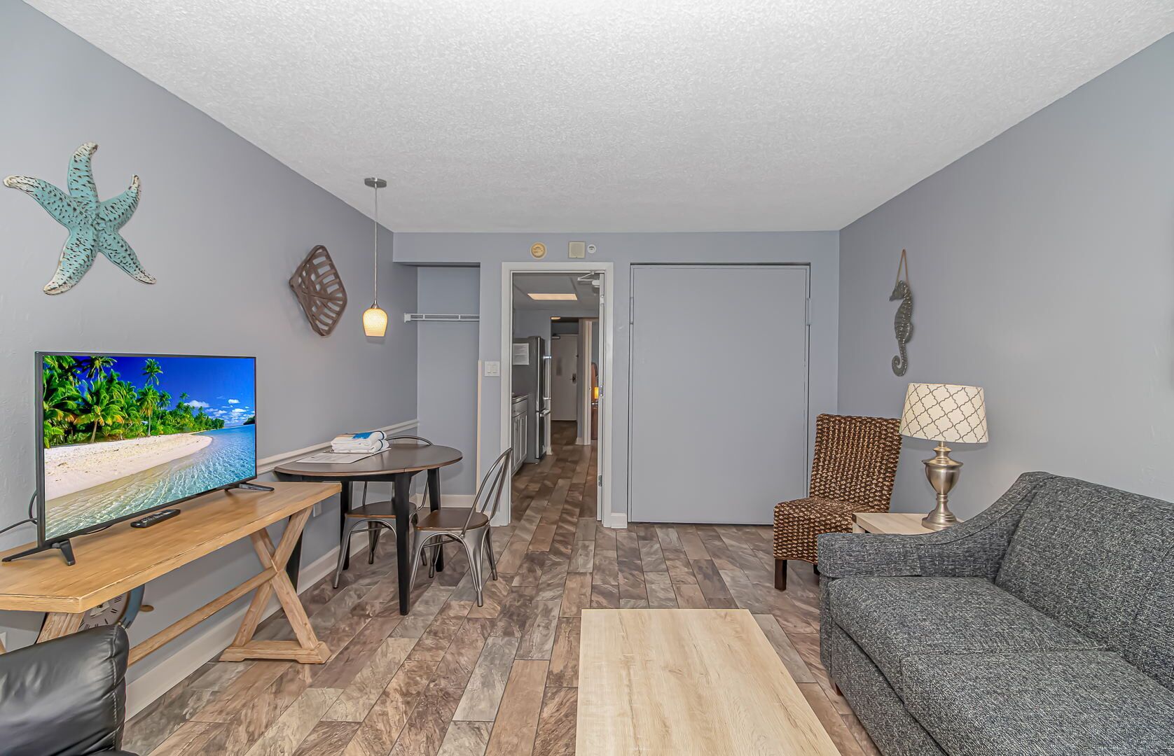 Beautifully Decorated! - Boardwalk Resort Unit 1030 - Direct Oceanfront!  Sleeps 6!