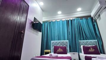 Quarto triplo família | 1 quarto, roupas de cama premium, edredons de pluma