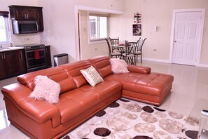 Appartement luxueux | Vue de la chambre