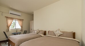 Rideaux occultants, chambres insonorisées, Wi-Fi gratuit, draps fournis