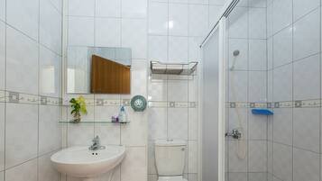 Premier-Doppelzimmer, 1 Schlafzimmer | Badezimmer | Dusche, Regendusche, Haartrockner, Hausschuhe