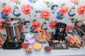 Free daily buffet breakfast - Hotel Naberezhnaya (Baku)