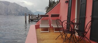 Lakeside apartment located in historic center with wonderful views