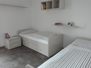 2 bedrooms, WiFi, bed sheets