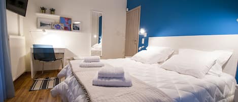 4 chambres, bureau, fer et planche Ă repasser, accĂšs au Wi-Fi (inclus)