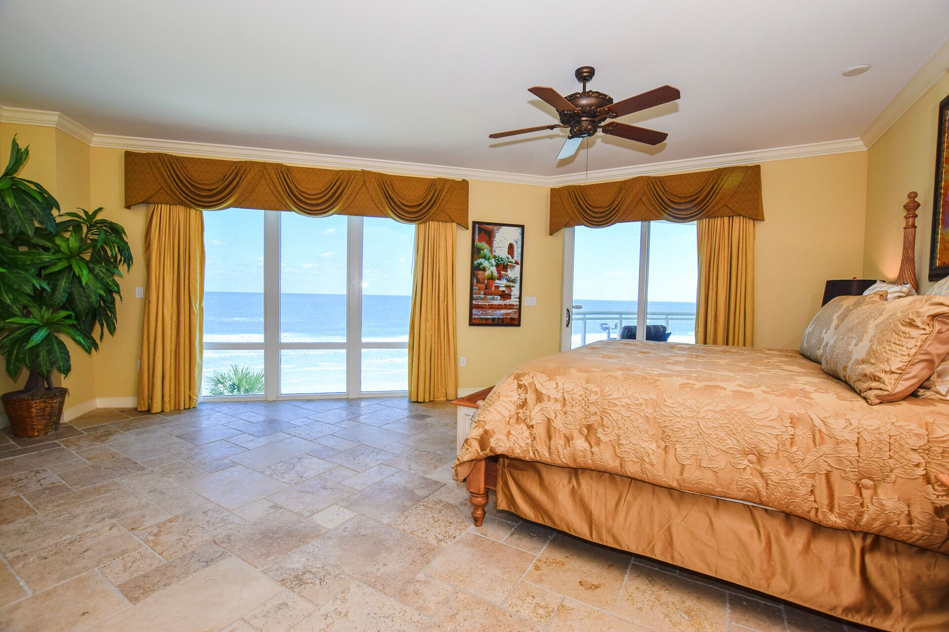 Ocean Vistas 309 3 Bdrm 3 bath Ocean Ft Corner Unit