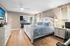3 Schlafzimmer, Schreibtisch, Bügeleisen/Bügelbrett, Reisekinderbett