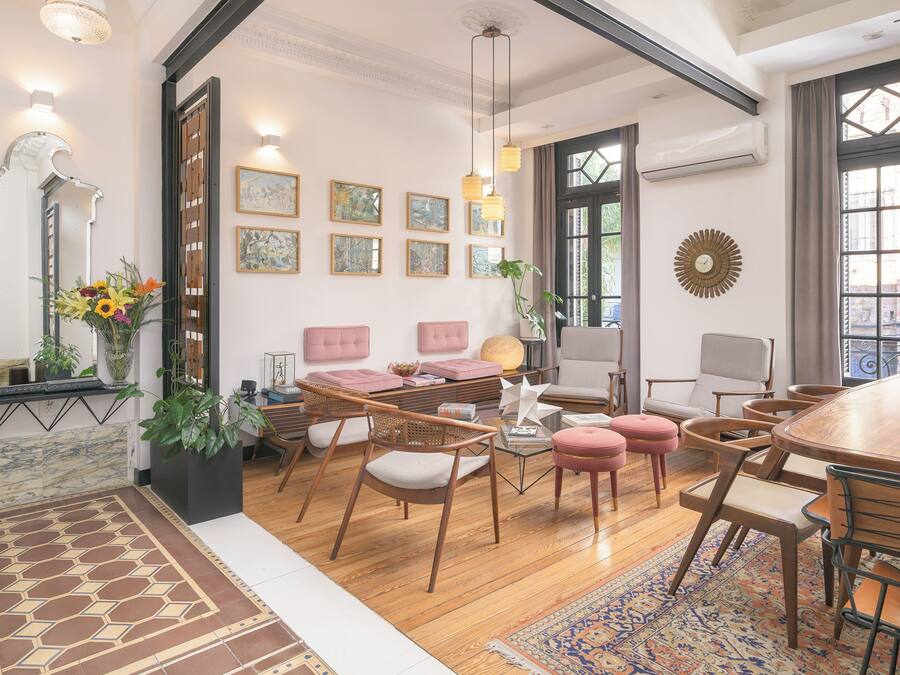 Smart TV de 42 pulgadas con canales digitales, una televisión