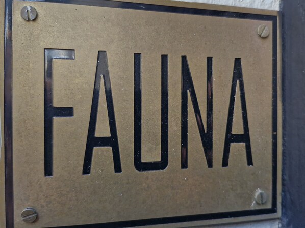 A sign with the word "FAUNA" on it.