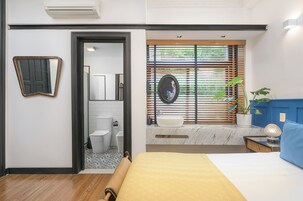 Room 202 | Premium bedding, down comforters, pillowtop beds, minibar