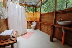 Chambre, 2 lits une place, non-fumeur, vue jardin | Salle de bain