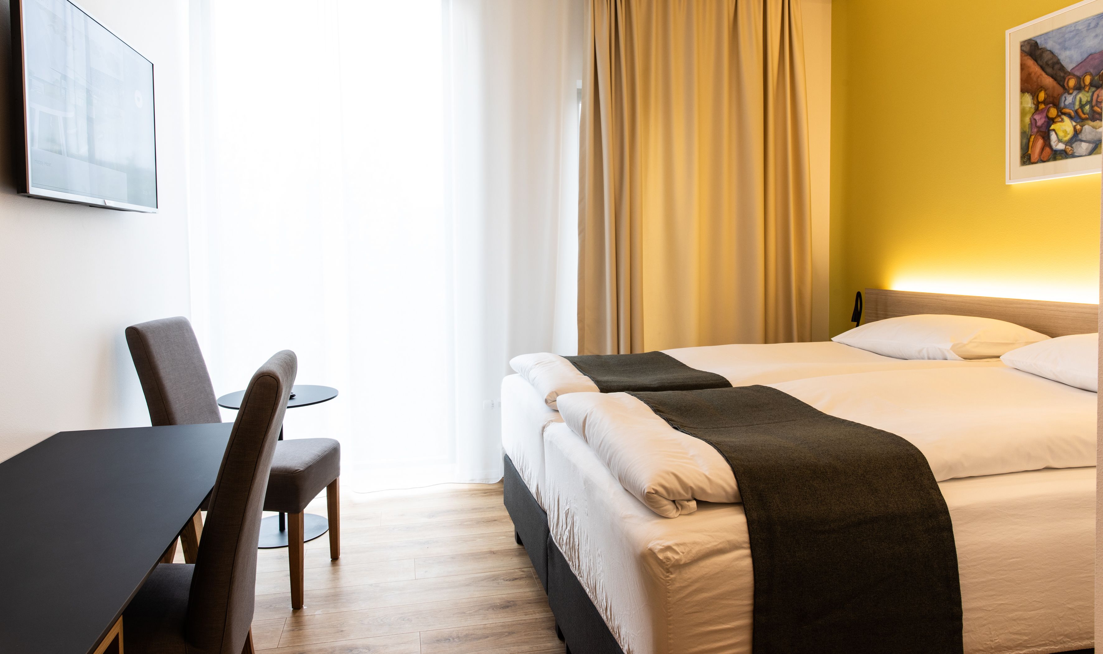 standard double or twin room | minibar, in-room safe, desk, blackout curtains