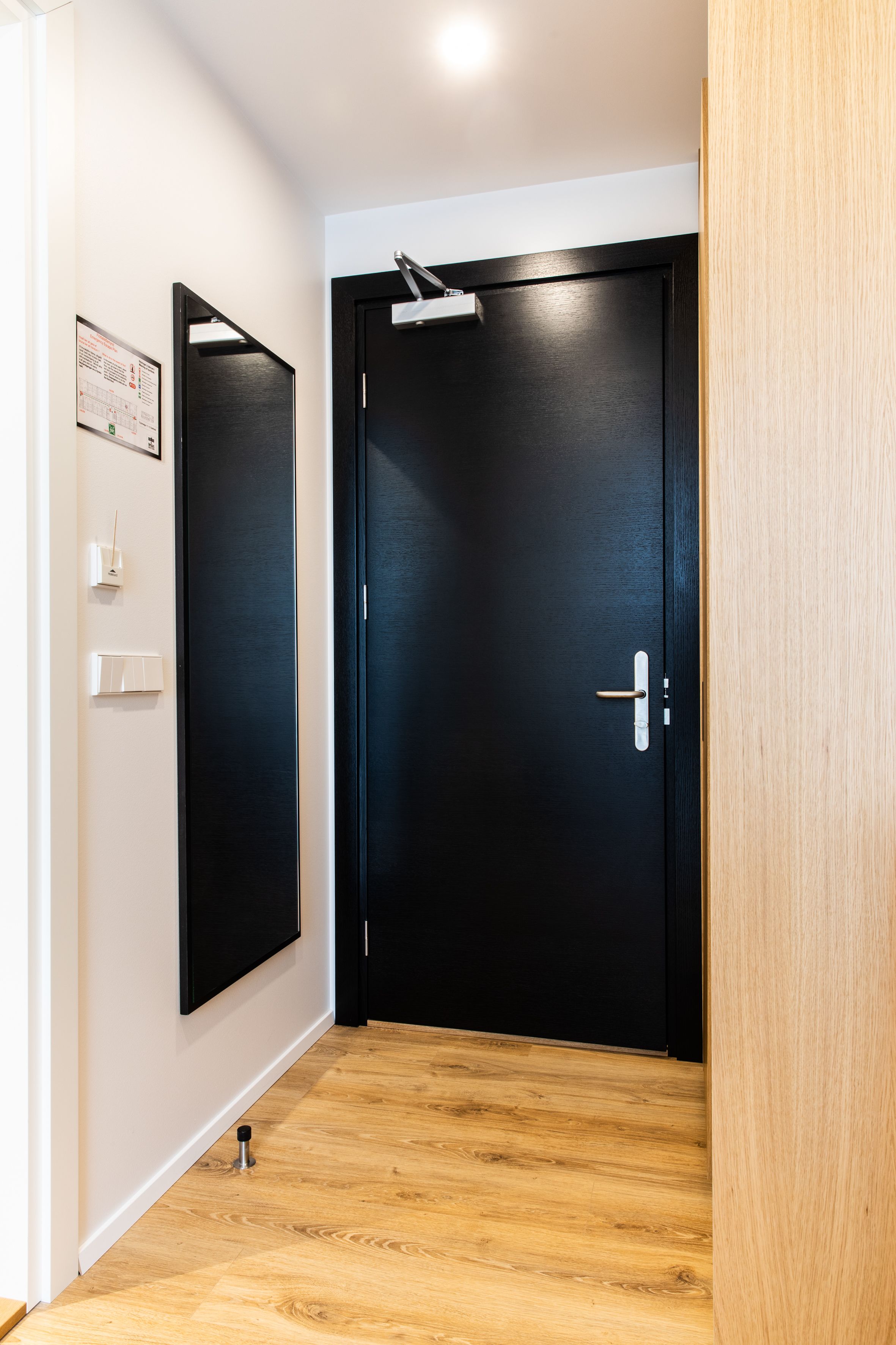 standard double or twin room | minibar, in-room safe, desk, blackout curtains