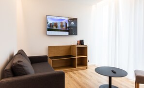 Minibar, in-room safe, desk, blackout drapes - Hotel South Coast (Selfoss)