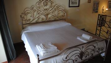 1 chambre, fer et planche à repasser, Wi-Fi gratuit, draps fournis