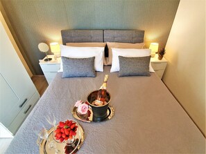 5 slaapkamers, geluiddichte muren, een strijkplank/strijkijzer